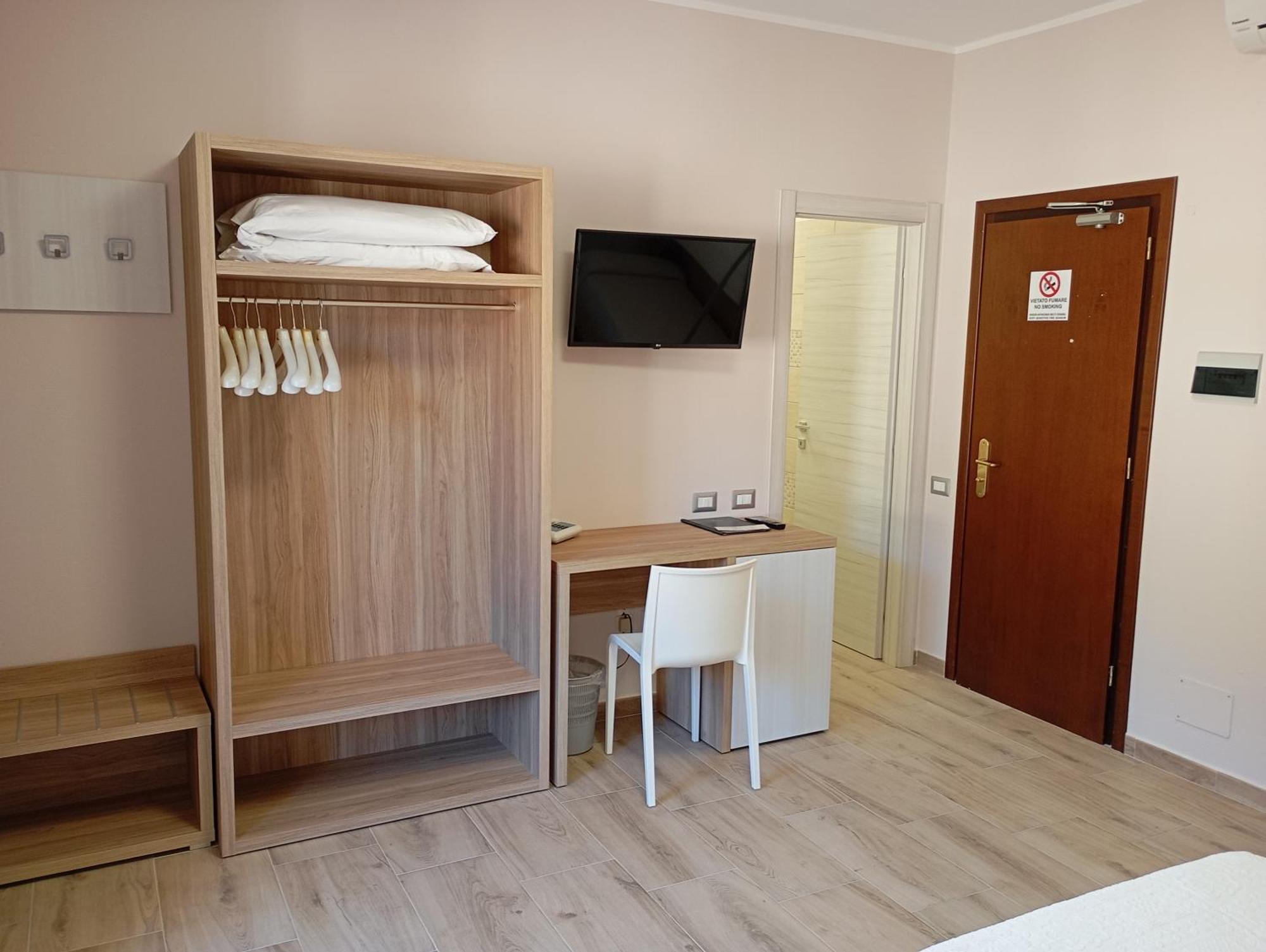 Hotel Meridiana Арбус Екстер'єр фото