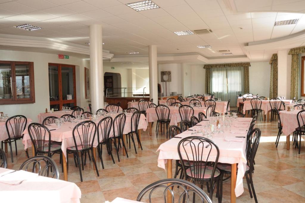 Hotel Meridiana Арбус Екстер'єр фото