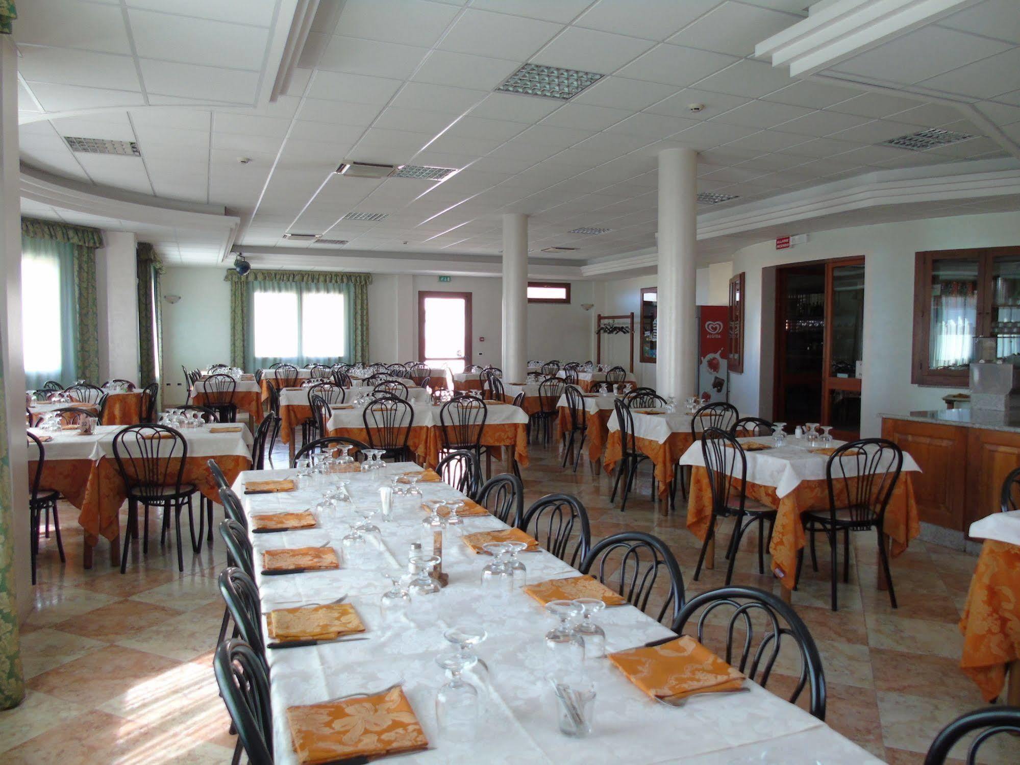 Hotel Meridiana Арбус Екстер'єр фото