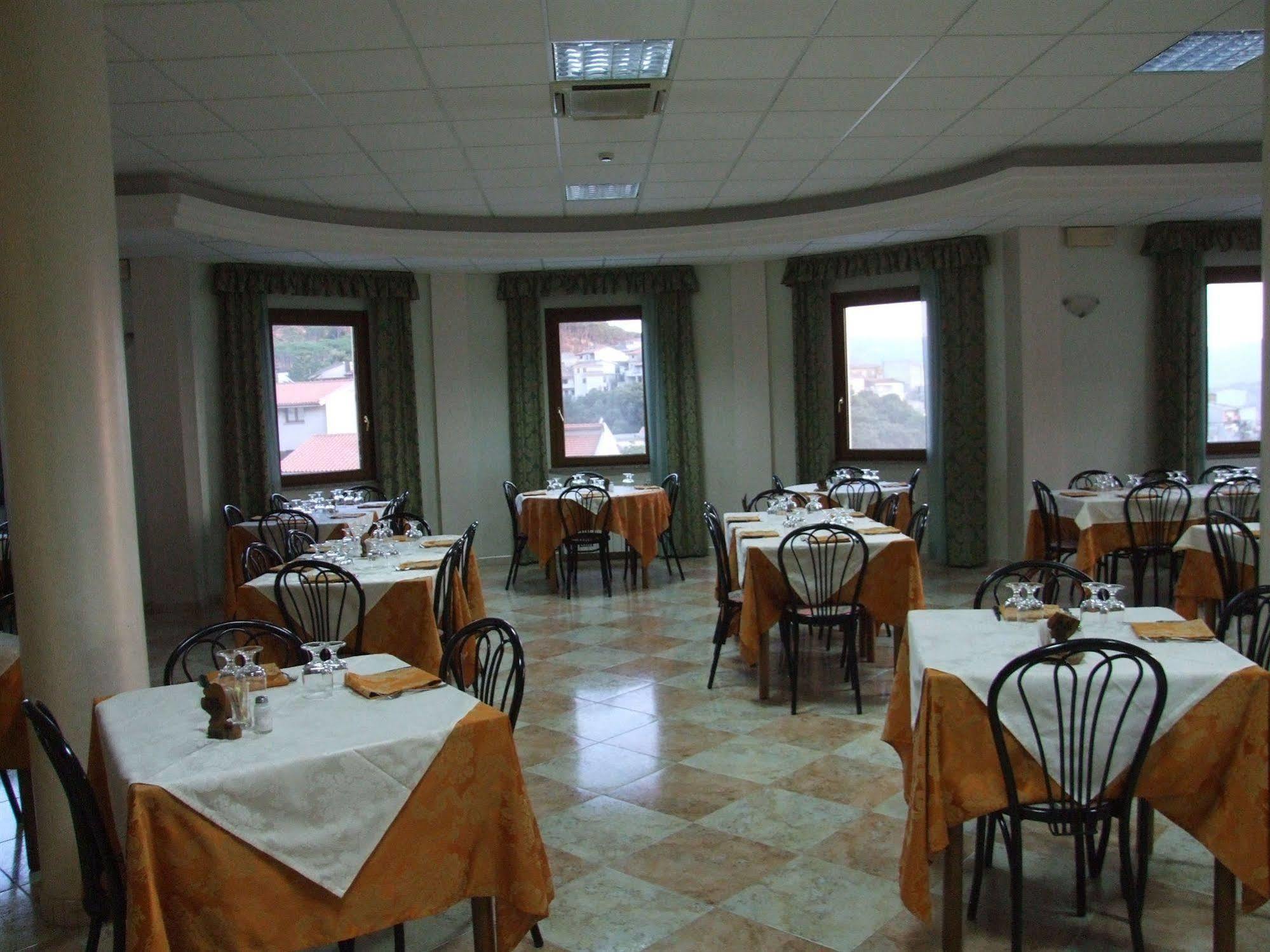 Hotel Meridiana Арбус Екстер'єр фото